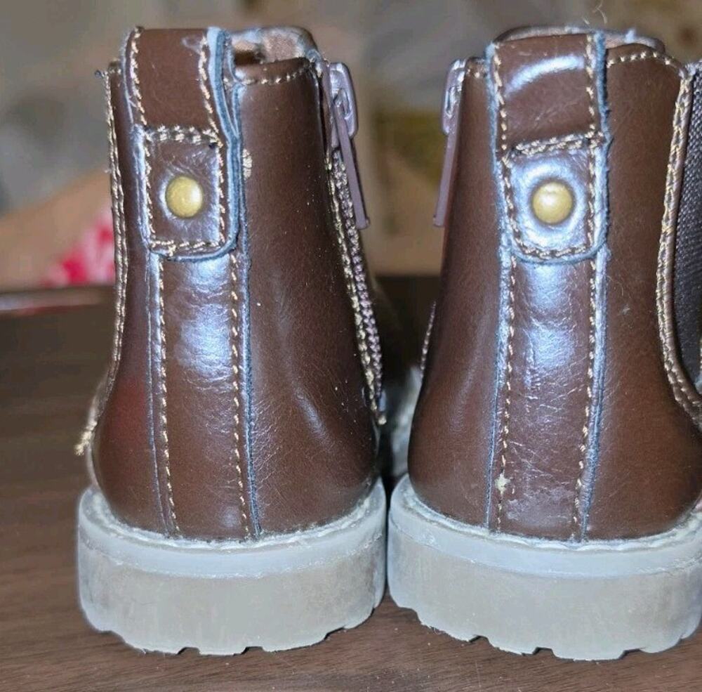 The Children’s Place Toddler Brown Ankle Boots Size 5 Side Zip Chelsea Boots